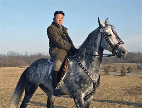 馬に乗る金正恩氏