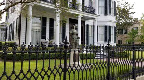 New Orleans Garden District Tour - New Orleans | Project Expedition