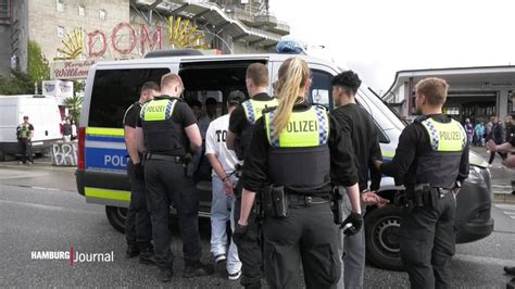 Hamburg Zw Lf Jugendliche Nach Raub Berfall Festgenommen Ndr De