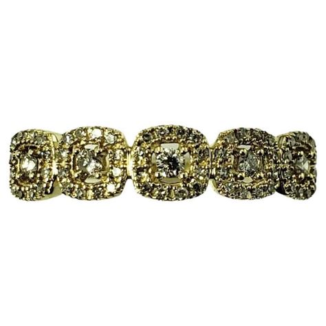 10 Karat Yellow Gold and Diamond Ring For Sale at 1stDibs