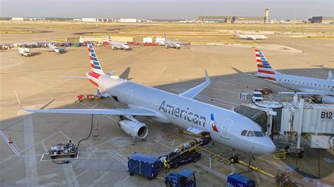 WKRG | American Airlines plans 19,000 furloughs, layoffs in October