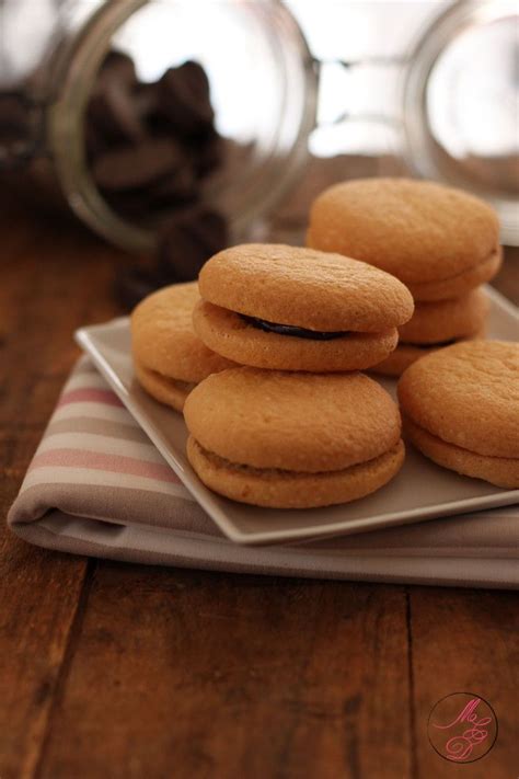 Biscuits moelleux fourrés au chocolat Biscuits moelleux Recette