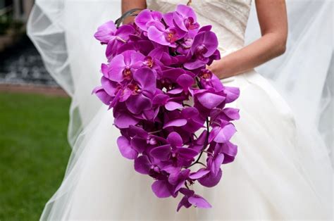 Cascading Purple Orchid Bouquet|http://refreshrose.blogspot.com/