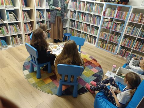 Dzie Postaci Z Bajek W Bogatkach Biblioteka Publiczna W Piasecznie