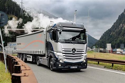 Daimler Truck Carries Out First Altitude Tests With Mercedes Benz Genh2