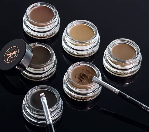 Anastasia Beverly Hills Dipbrow Pomade Eyebrow Detailer