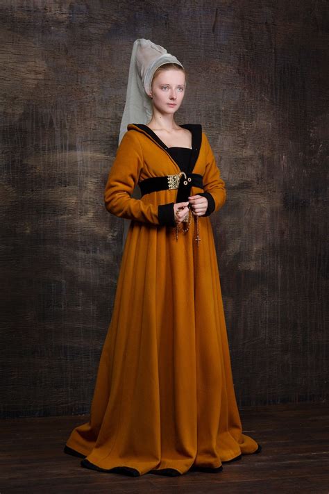 Renaissance Fashion Historical Dresses Medieval Fashion