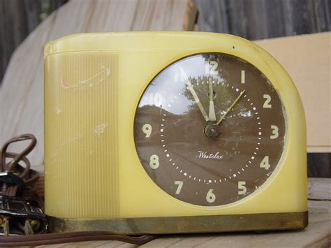 Vintage Westclox Moonbeam Electric Alarm Clock Art Deco