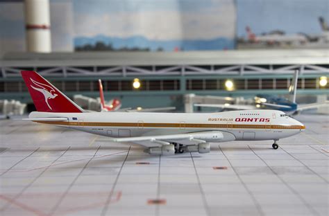 Gemini Jets Qantas Boeing B 747 200 Vh Eba City Of Canb Flickr