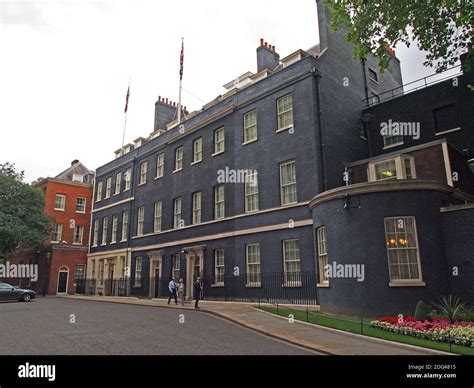 10 Downing Street Exterior Hi Res Stock Photography And Images Alamy