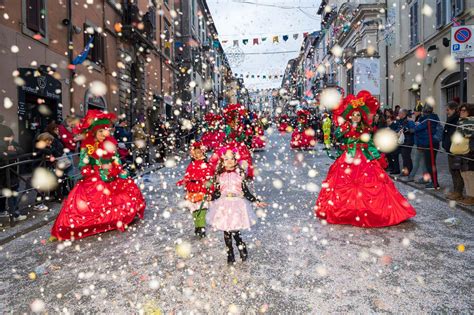 Carnevale Di Viareggio Date Programma Costo Dei Biglietti E