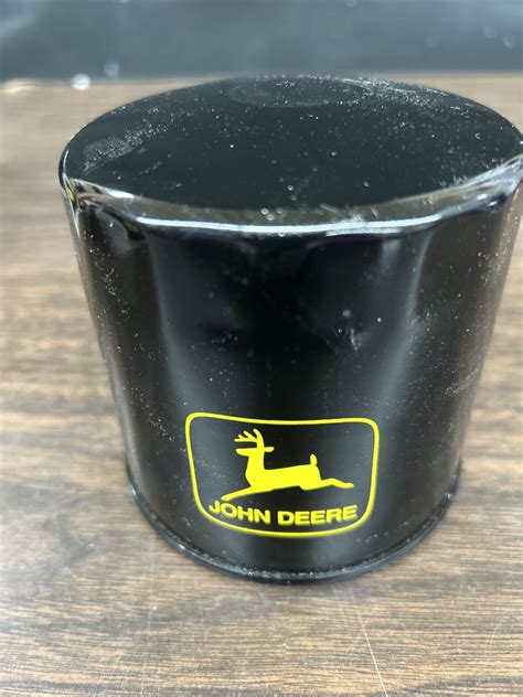 John Deere Original Equipment Oil Filter AM39653 Replaces AM31205