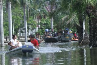 Banjir Di Kompleks Perumahan Pantai Mutiara Pluit Jakarta DATATEMPO