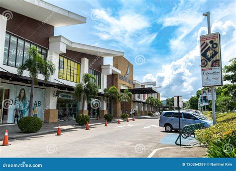 July 1 2018 Front Of Harbor Point Mall In Subic Free Port Zone Subic