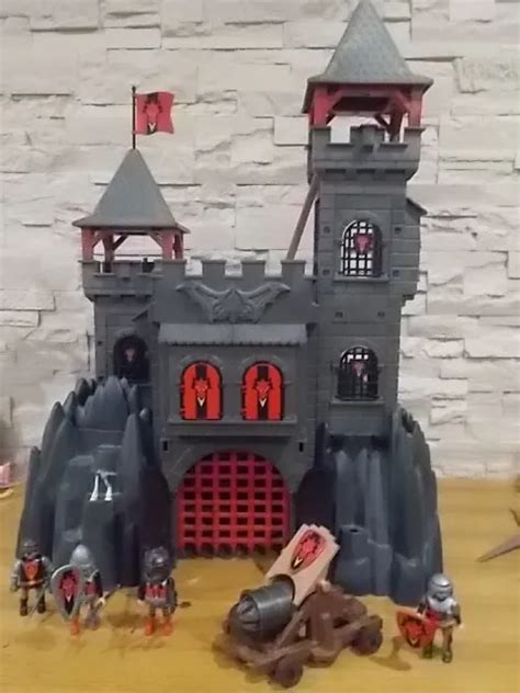 Playmobil La Grande Forteresse Du Dragon Rouge Avec Les Chevaliers Et