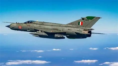 Mig 21 Bison Aircraft Bid Farewell With Its Last Flight Mig 21 बाइसन