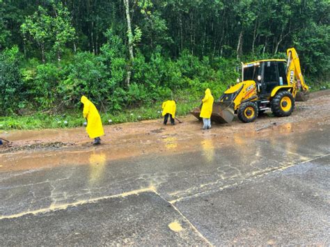 Secretaria de Viação e Obras Públicas de Bento realiza limpeza e