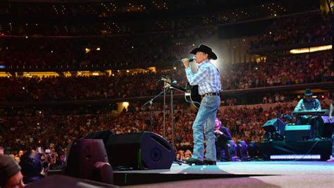 George Strait Breaks Rolling Stones Concert Record CBS News