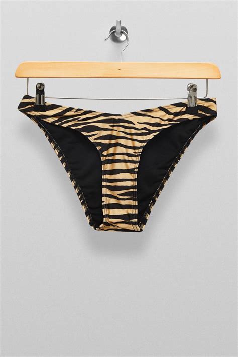 4 Bikini Trends I M Stealing From Blue Crush Who What Wear