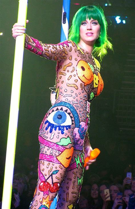 Katy Perry S Hippie Costume Prism Katy Perry Dress Katy Perry