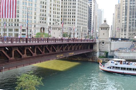 Chicago Friday Photo The Dusable Bridge On Chicago River Go Visit