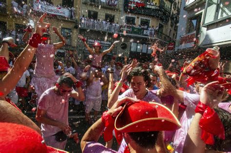 El Chupinazo De Los Sanfermines En Im Genes Scoopnest