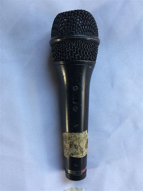 Peavey PV Cardioid Dynamic Microphone Low Z Reverb