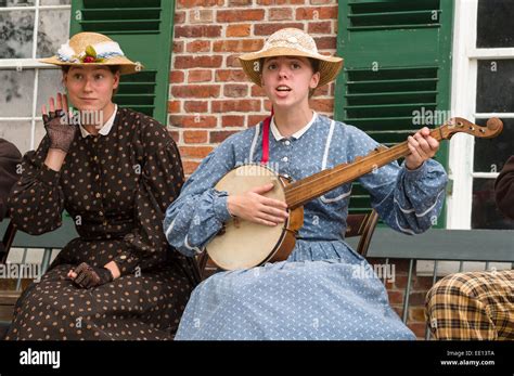 Woman Playing Banjo Hi Res Stock Photography And Images Alamy