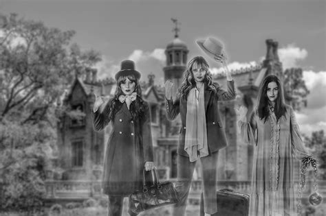 The Hitchhiking Ghosts Group Costumes: Haunted Mansion | Keiko Lynn