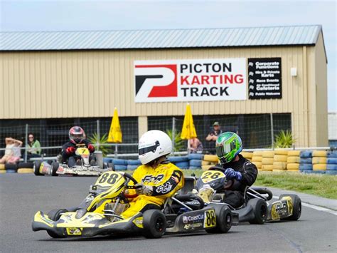 10 Best Go Karting Tracks In Sydney Man Of Many