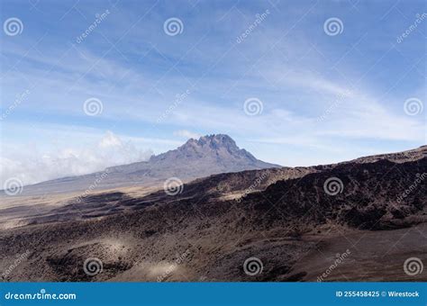 Paisagem Do Pico Mawenzi Do Monte Kilimanjaro Sob Luz Solar Sombra