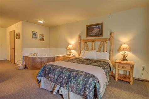 Lodging - Deluxe Hotel Accommodations