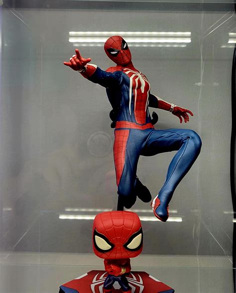 My favorite Spidey suit 🕸 : r/hottoys