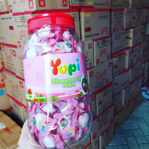 Jual Permen Yupi Strawberry Kiss Jar Toples Permen Yupi Love Shopee