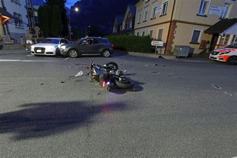 Schwerer Verkehrsunfall In Mollis Glarus Ch