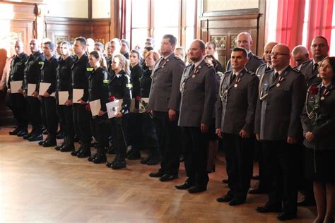 Lubowanie Nowo Przyj Tych Policjant W I Wr Czenie Medali Odznacze I