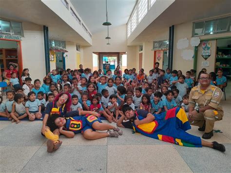 Estudantes De Escola Municipal De Mosqueiro Aprendem No Es De Educa O