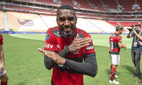 Análise por que o Flamengo age certo ao vender Gerson o seu Coringa