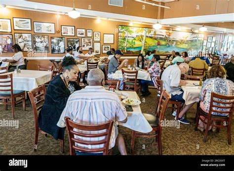 Mary Macs Tea Room Restaurant Hi Res Stock Photography And Images Alamy