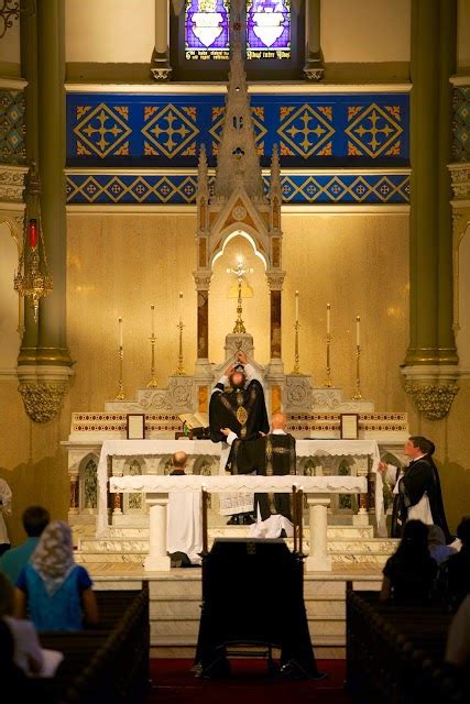 CATHOLICVS Santa Misa Tridentina de Réquiem por los miembros difuntos