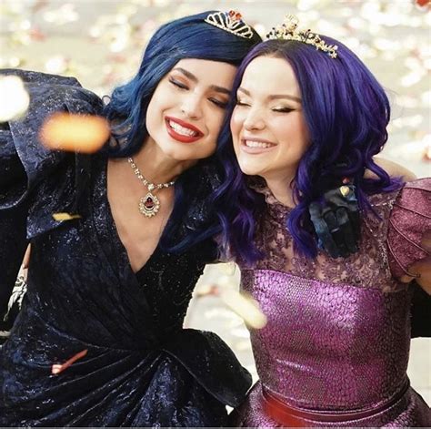 Mal And Evie Evie Descendants Disney Descendants Mal And Evie