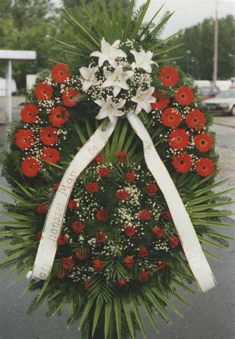 Kwiaty na pogrzeb Kwiaciarnia Legionowo Bukiet Wiązanki ślubne