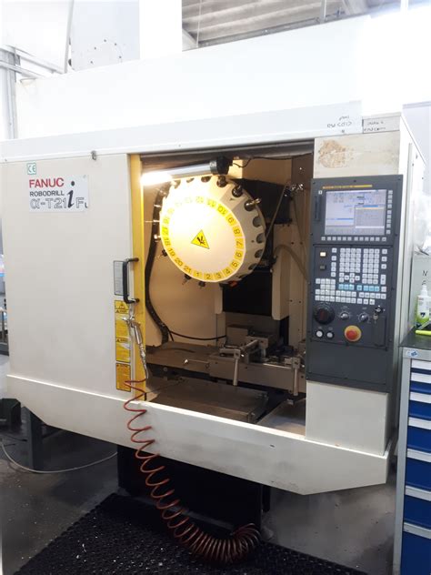 Buy Used Fanuc Vertical Machining Center Vmc For Metal Cutting