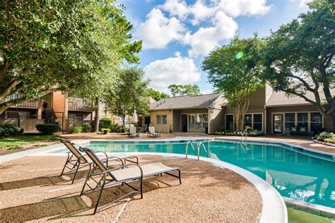 Apartments At Applewood Village Spring