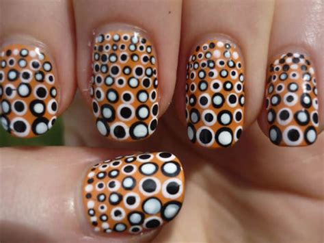 35 Inspirational Polka Dot Nail Art Designs – SheIdeas