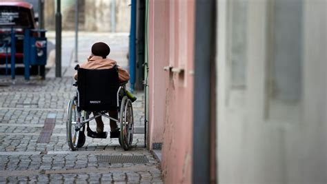 ubasute budaya kuno jepun membuang ibu bapa uzur  kawasan