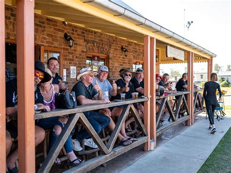 Southern Queensland Country | The Royal Hotel, Leyburn