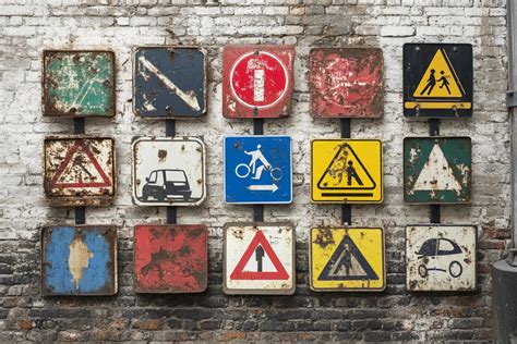 25 Essential Traffic Safety Signs and Their Meanings