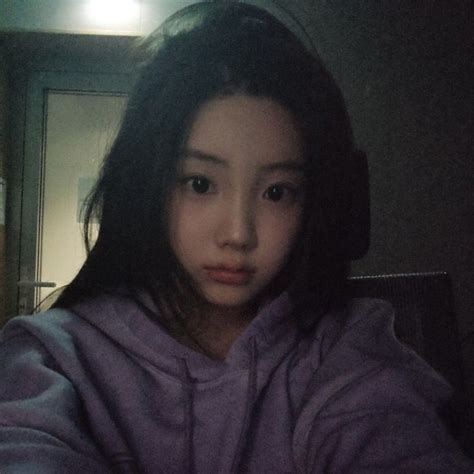 Illit Wonhee Icon Mirror Selca