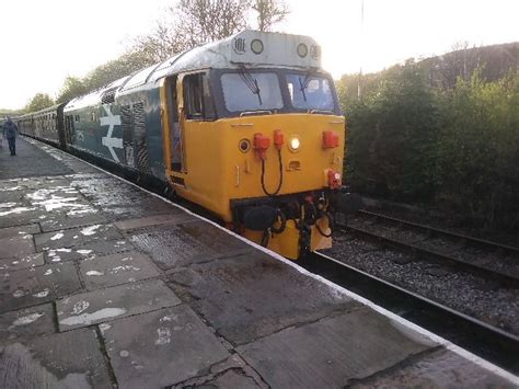 50015mb 50015 Valiant At Rawtenstall Station Paul Martin Flickr